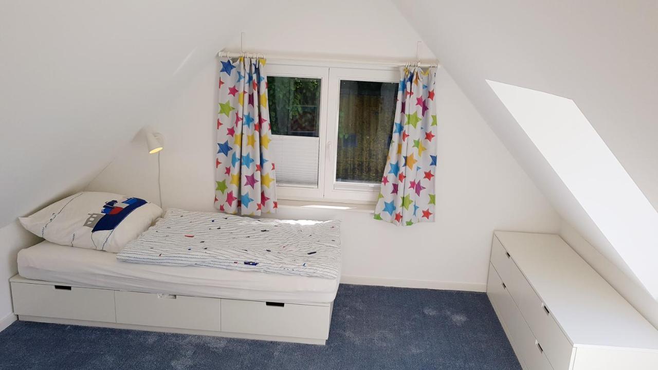 Ferienhaus An Der Nordsee - Familienfreundlich, Gut Ausgestattet & Viel Platz Бутадинген Екстериор снимка
