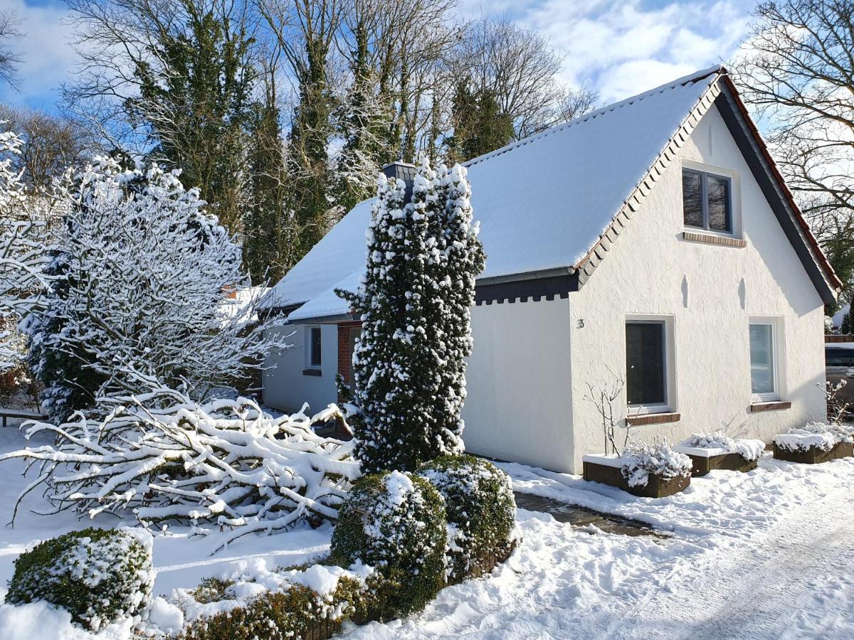 Ferienhaus An Der Nordsee - Familienfreundlich, Gut Ausgestattet & Viel Platz Бутадинген Екстериор снимка